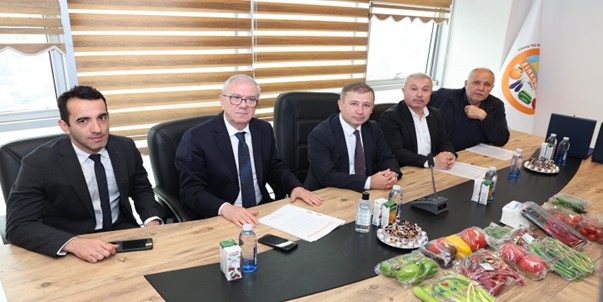 Antalya'nın Kumluca, Finike ve Demre İlçelerinde Faaliyet Gösteren Toptancı Halleri Genel Müdürlüğümüzce Ziyaret Edilmiştir.